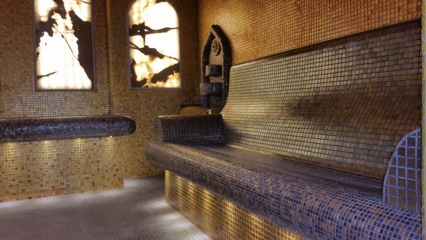 Installation of a steam bath