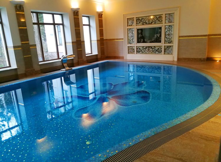 Concrete pool