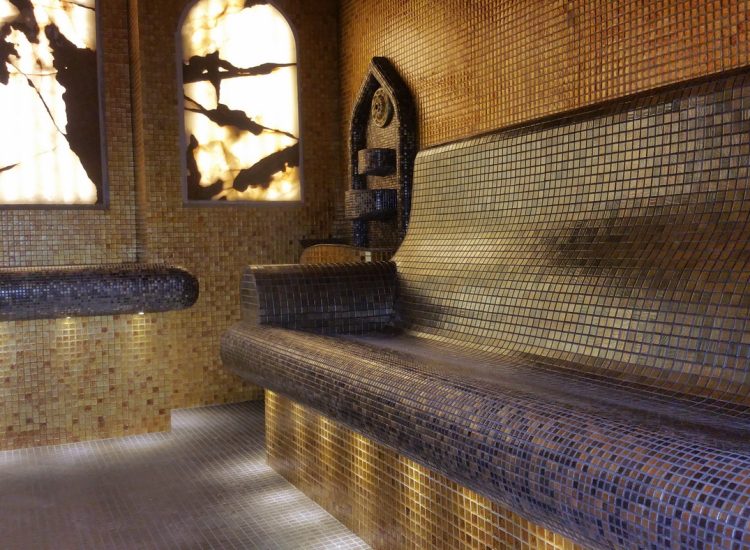 Installation of a steam bath