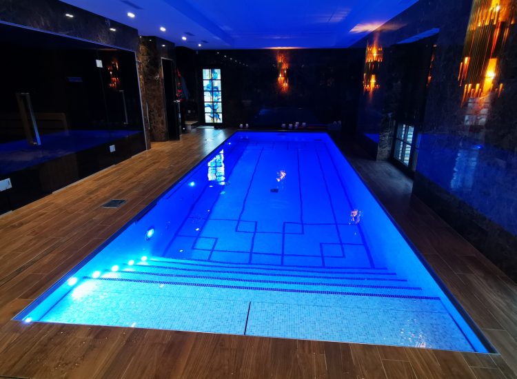 Installation of an indoor pool