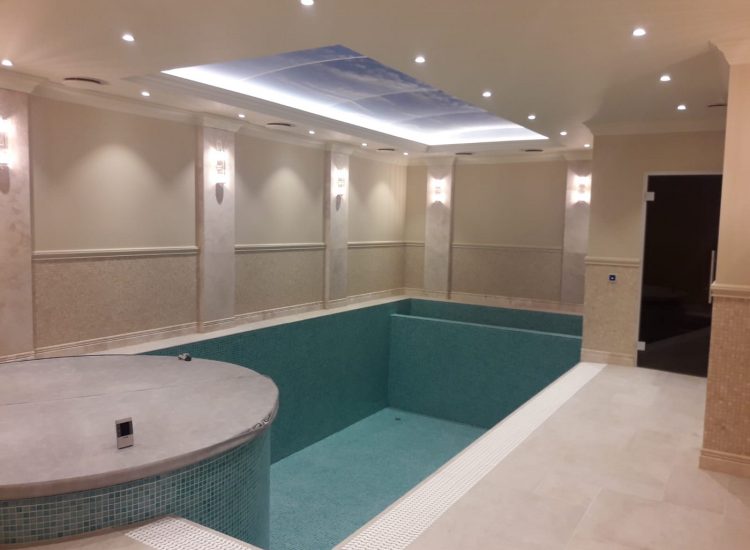 Installation of an indoor pool