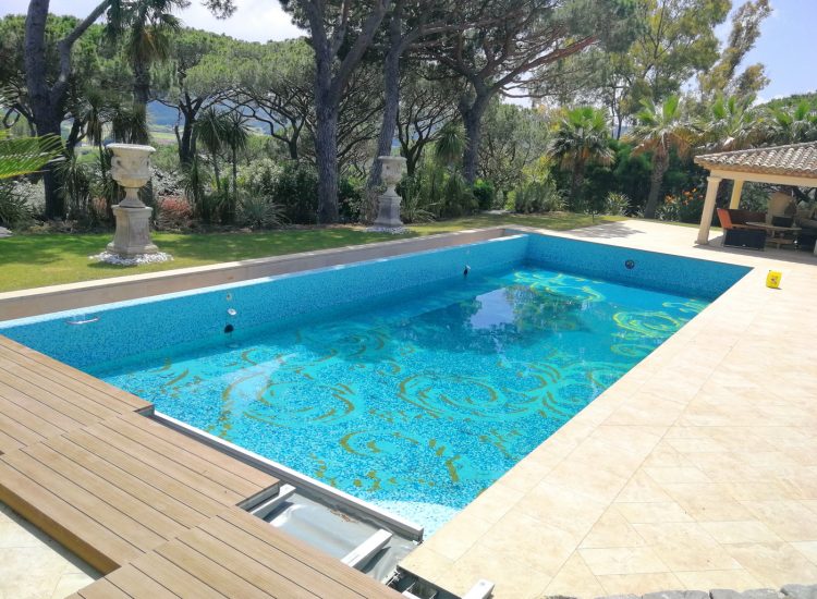 Installation of a swimming pool